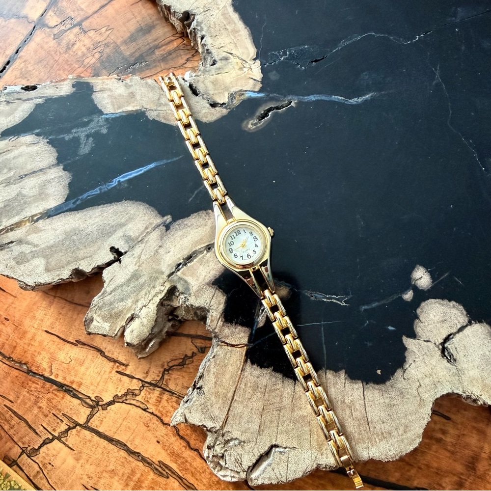 Vintage Y2K White Stag Gold-Tone Watch
